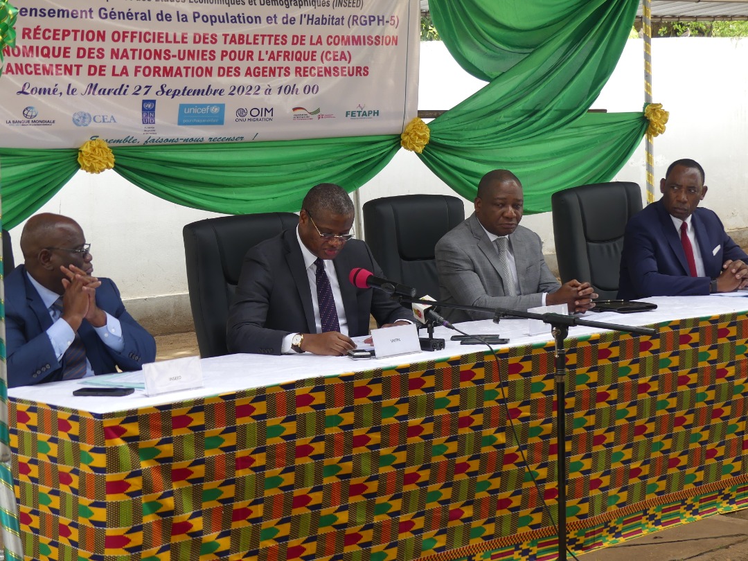 Togo/RGPH-5: la formation des agents recenseurs démarre avec la réception officielle de quinze mille tablettes
