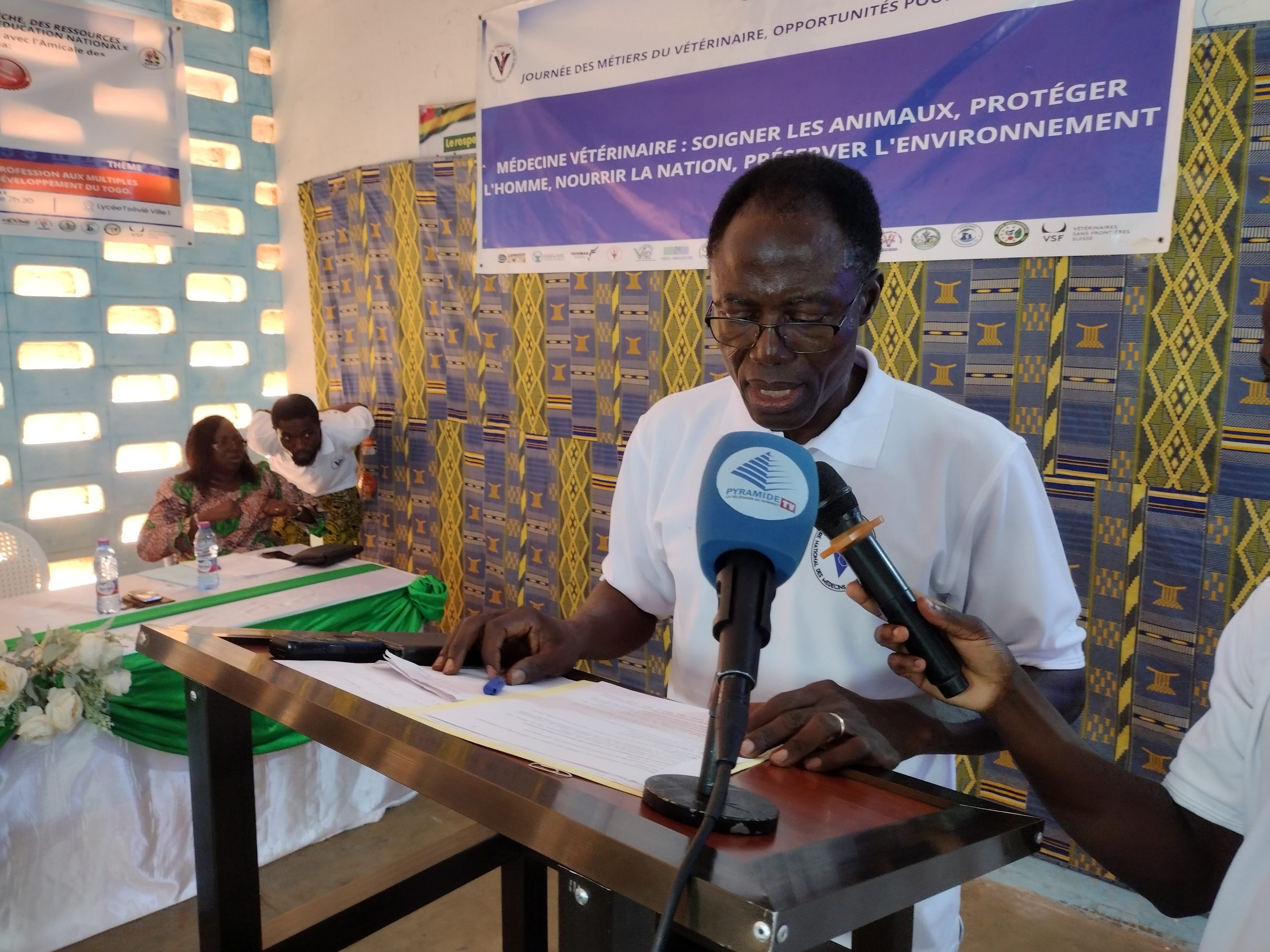 Togo : plongée en apnée dans les métiers de la médecine vétérinaire avec les apprenants du Lycée scientifique Tsévié 1